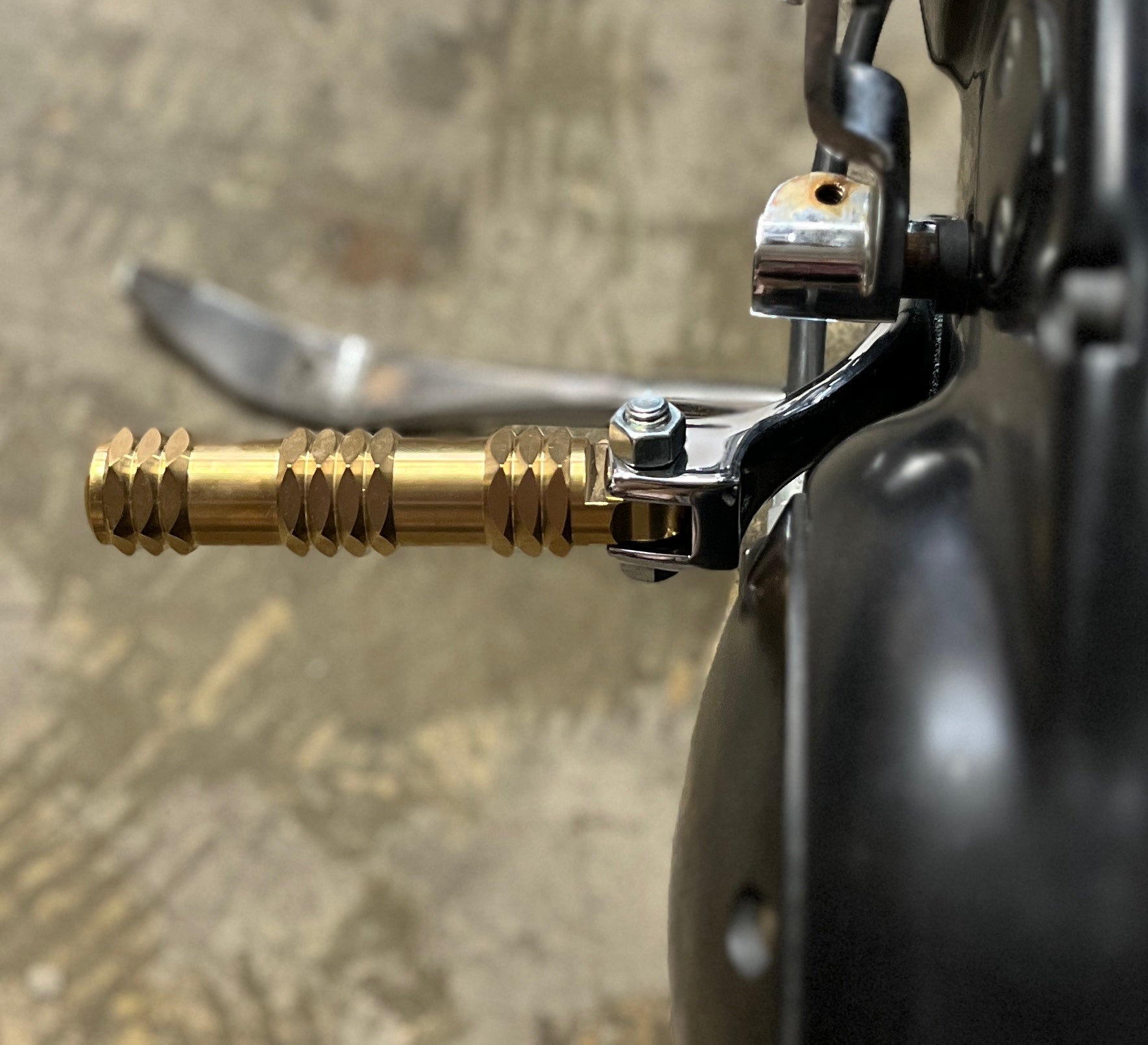 Harley Foot Pegs - Ripple Triple